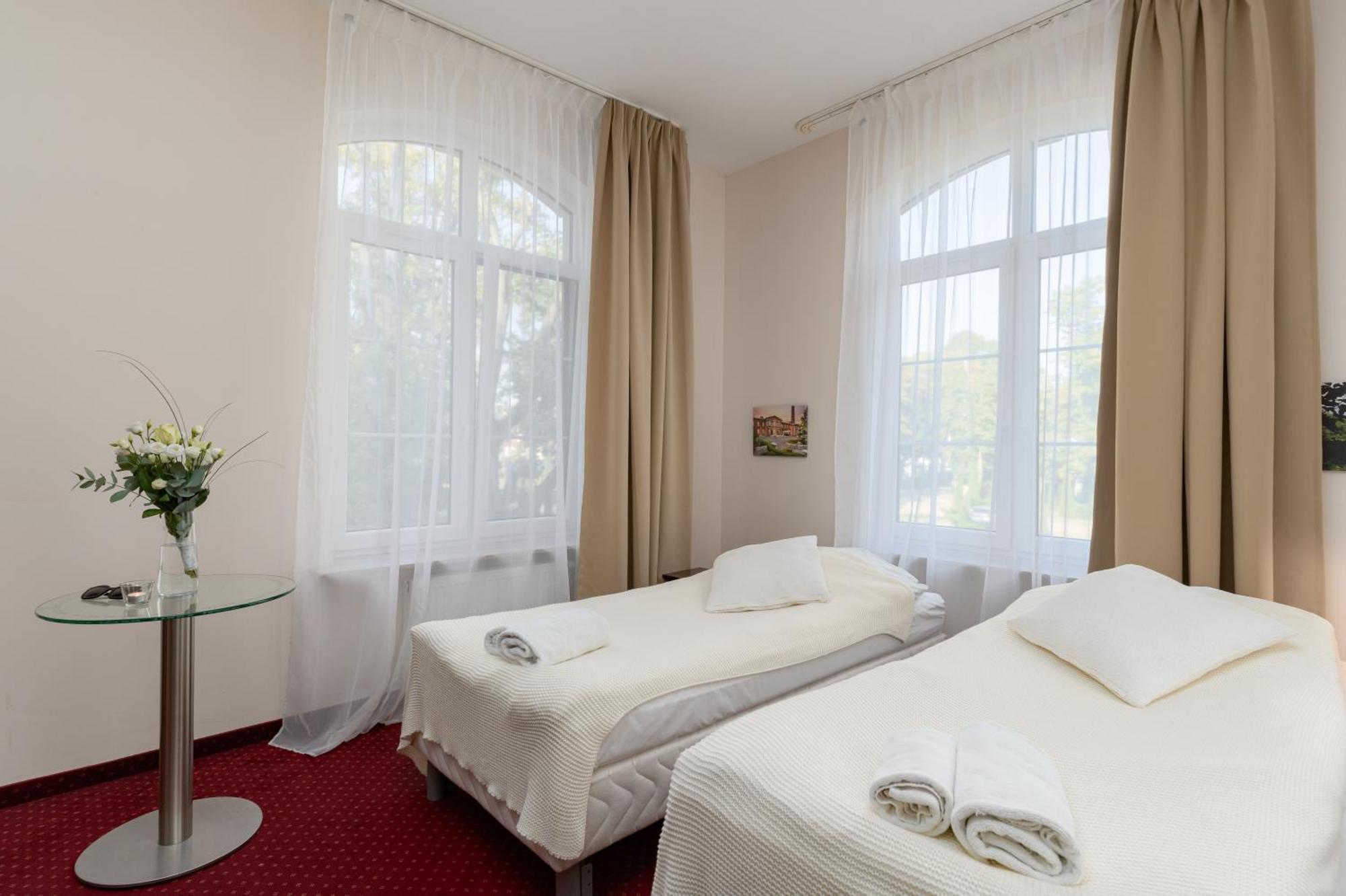 Modlin Palace Nowy Dwór Mazowiecki エクステリア 写真